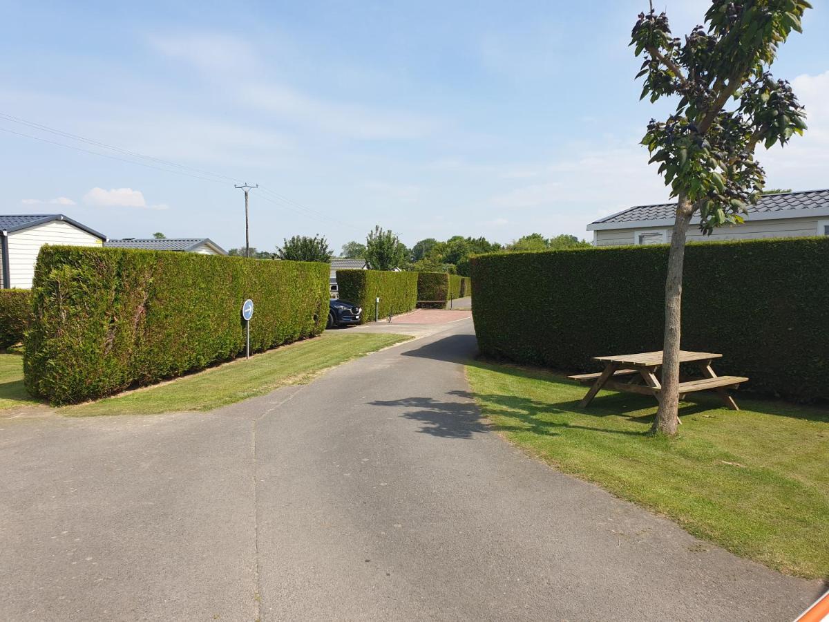 Le Clos Tranquille Hotel Gonneville-en-Auge Buitenkant foto